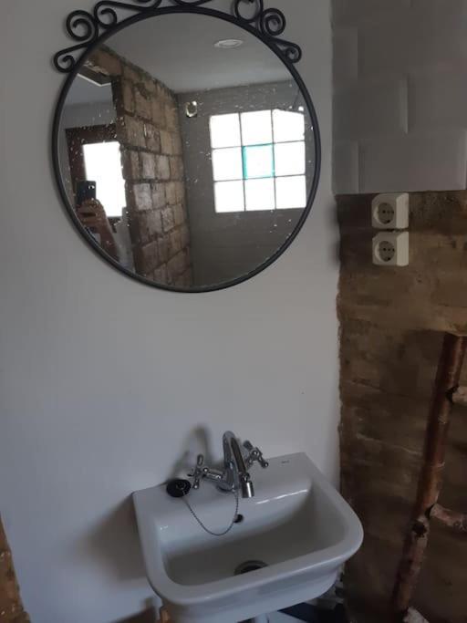 Precioso Apartamento Con A/A En Ruzafa Con Terracita Privada Y Acceso A Un Jardin, Para 2-3 Personas Valencia Luaran gambar