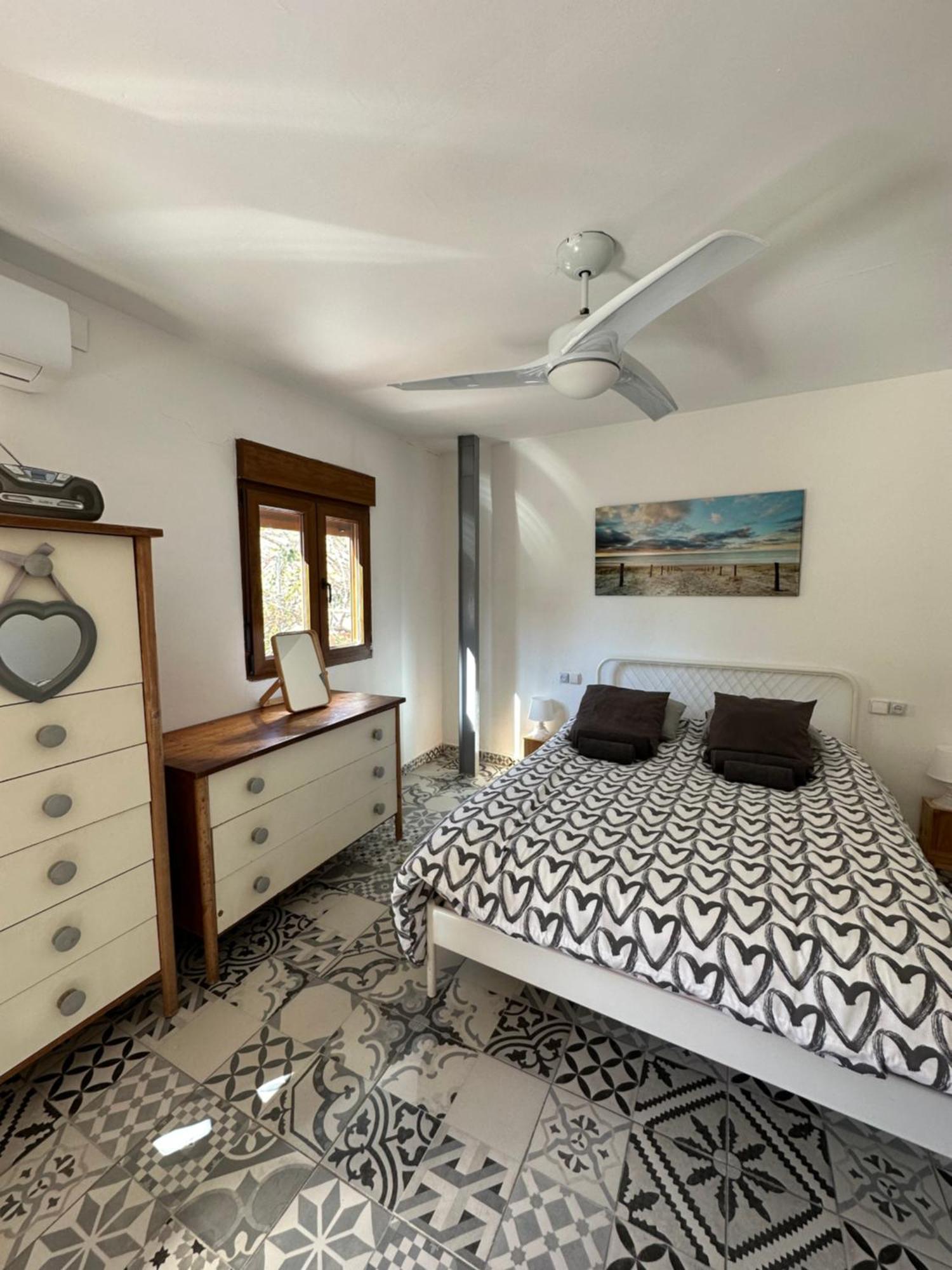 Precioso Apartamento Con A/A En Ruzafa Con Terracita Privada Y Acceso A Un Jardin, Para 2-3 Personas Valencia Luaran gambar